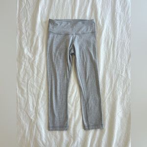 lululemon Light Gray Cropped Leggings (Luon, Mid Rise, Size 4)